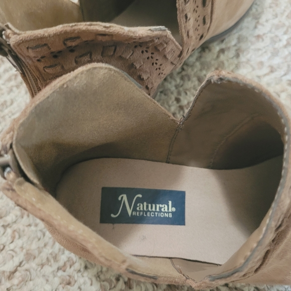 Natural Reflections ankle bootie - Picture 9 of 9